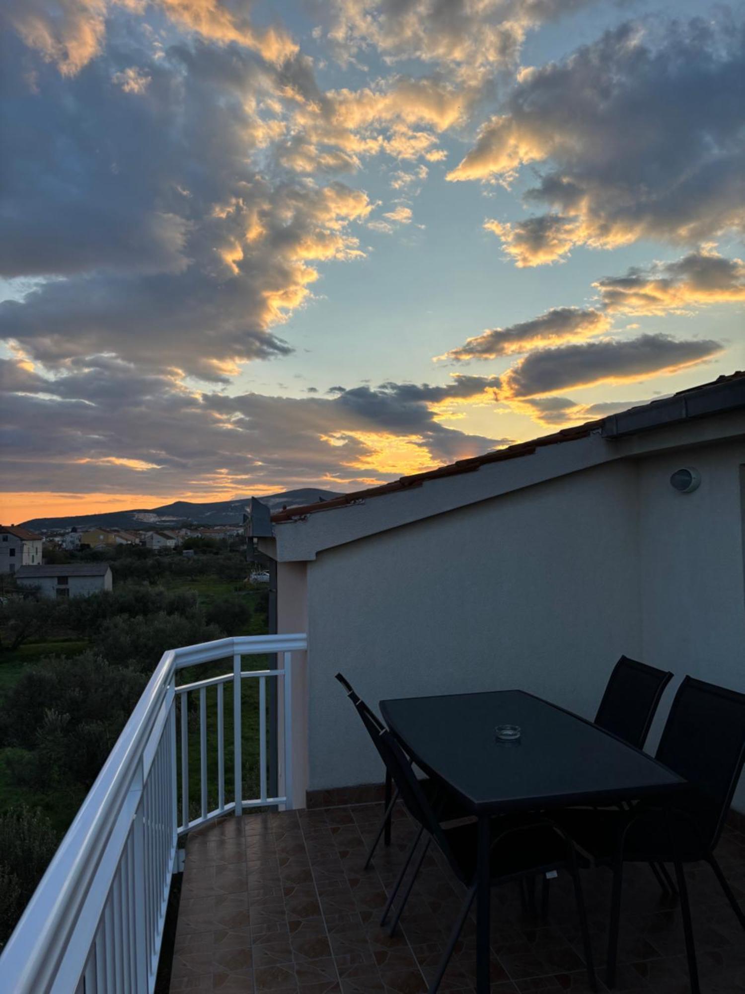 Apartman Sunny Vacay คาชเตลา ภายนอก รูปภาพ